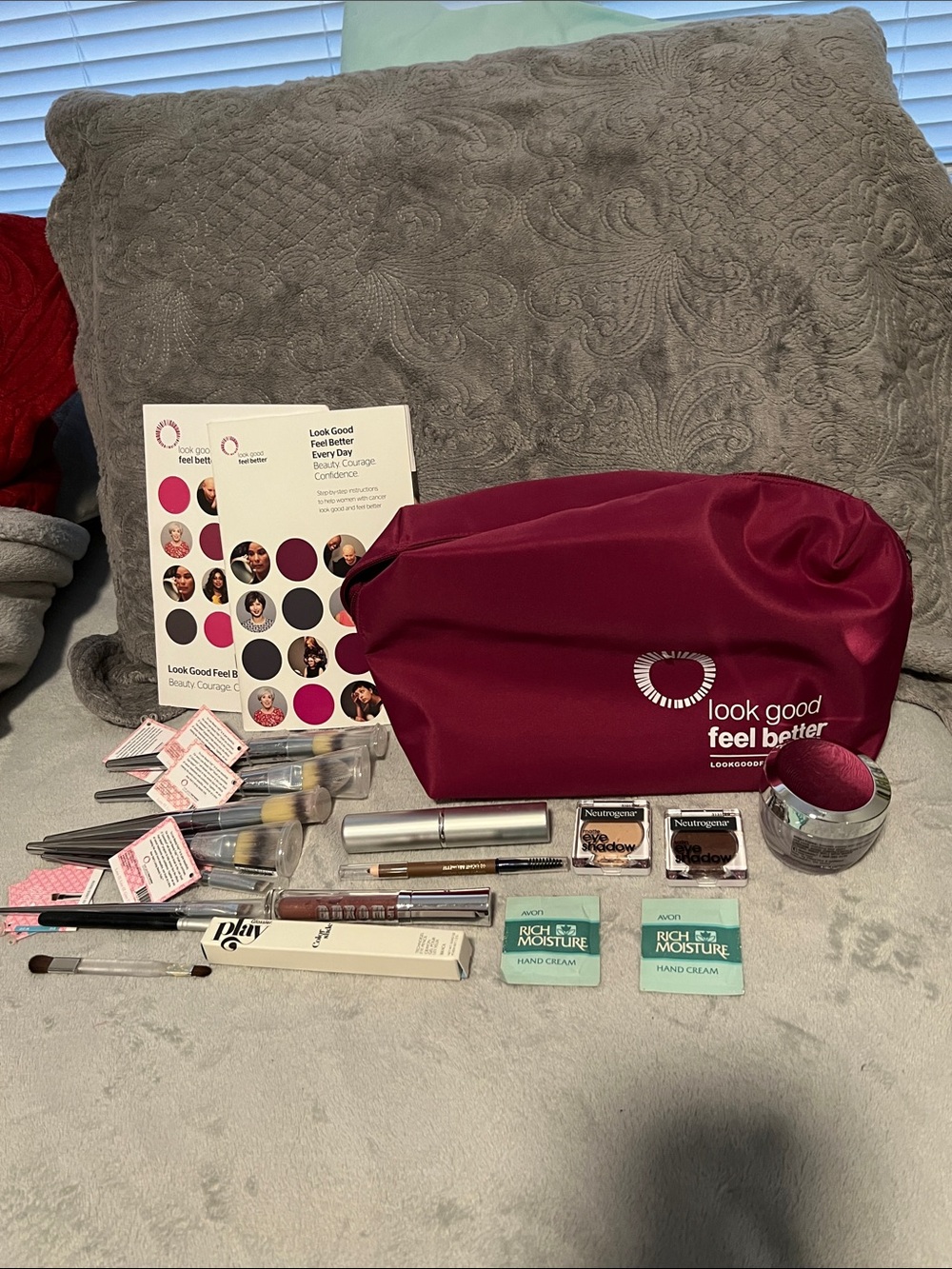 Look Good Feel Better Burgundy Cosmetic Bag + Makeup Set-NWT - Picture 2 of 14